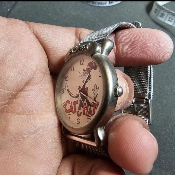 Vintage 1997 Dr. Seuss Cat In The Hat Silver Tone Quartz Watch Working 3ATM WR - Picture 4 of 9